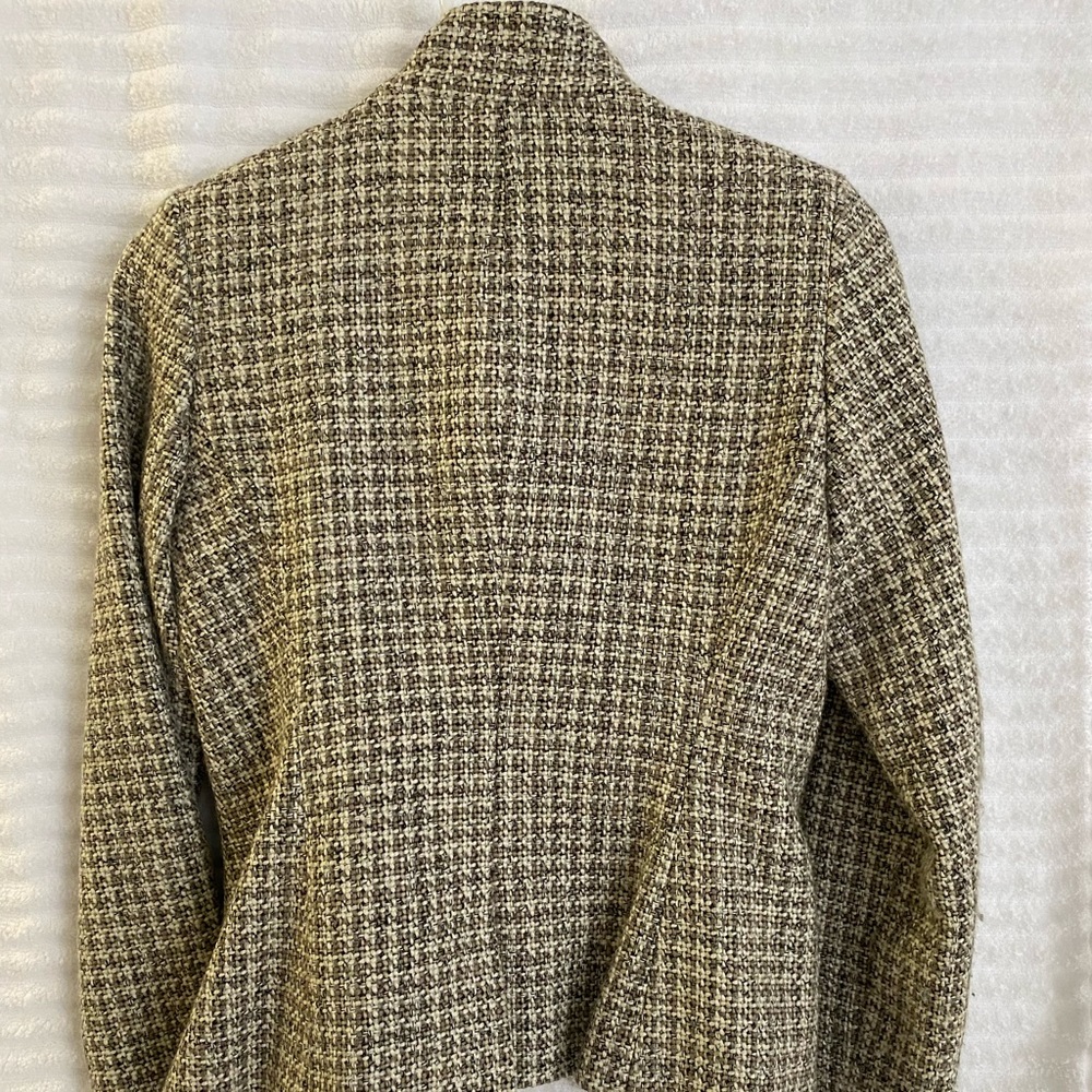 Blazer - Picture 3 of 11